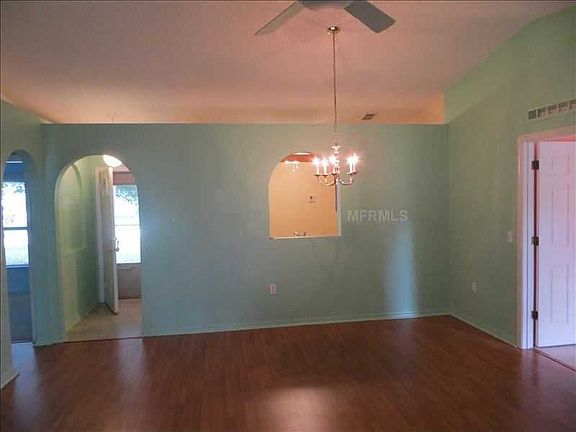 3rd image of 879 Macon Dr