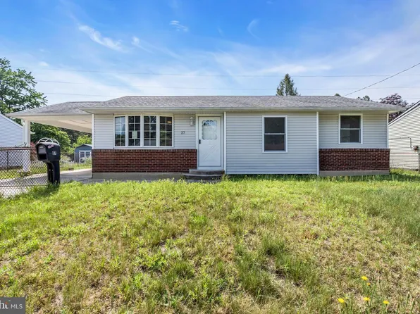 27 S Club Rd, Pine Hill, NJ 08021