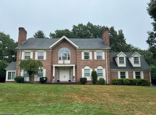 9 Dominick Ct, Cedar Grove, NJ 07009