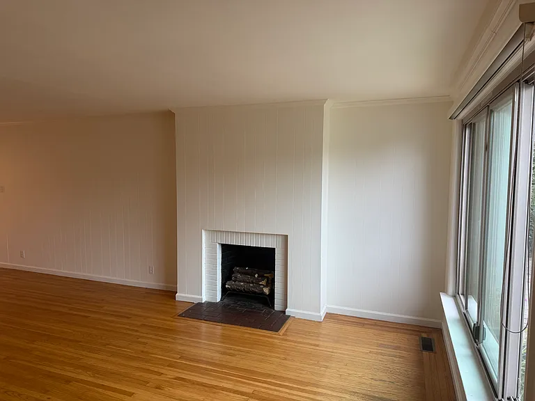 715 Cypress Ave — Photo 4