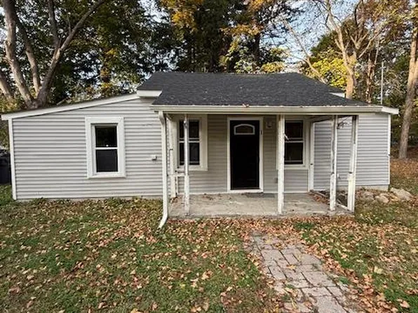 1 Gillespie Dr, Newburgh, NY 12550