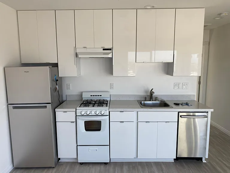 3638 Ethan Allen Ave — Photo 9
