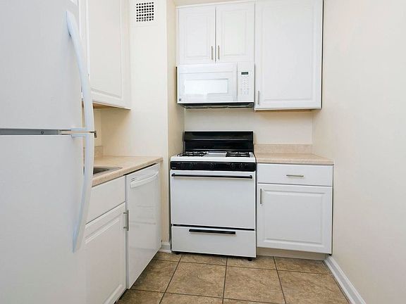 4th image of 444 E 75th St APT 9B