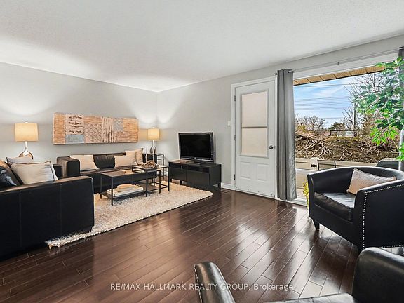3rd image of 907 E Elmsmere Rd