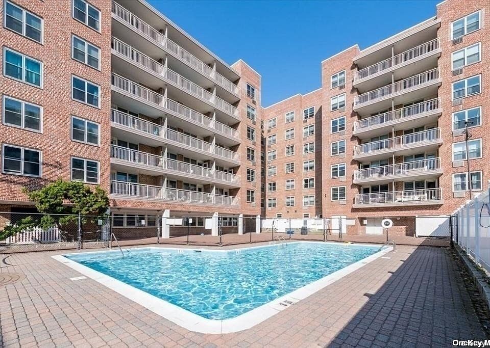 1st image of 410 E Broadway APT 5X