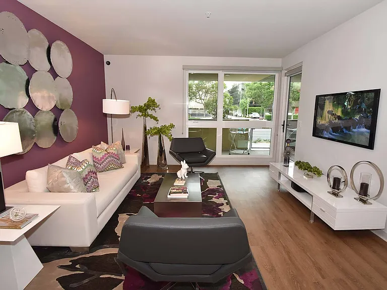 Metropolis Apartments — Photo 45