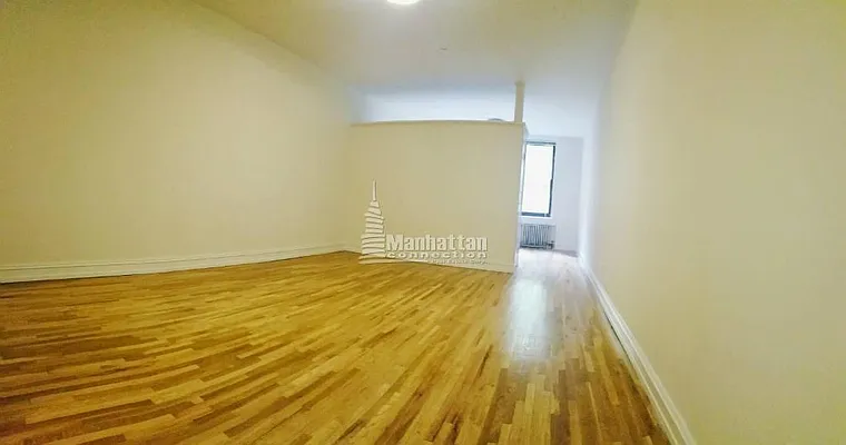 Rented by Manhattan Connection | media 37