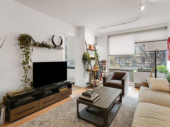 3rd image of 425 E 13th St APT 3J