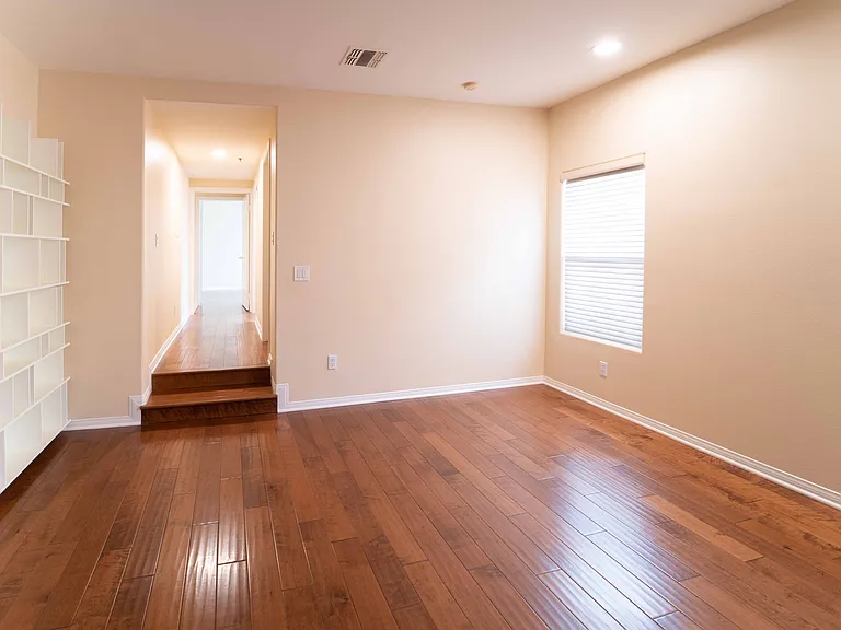 12011 Goshen Ave #202 — Photo 29