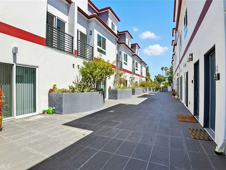 4461 Tujunga Ave #101 — Photo 33