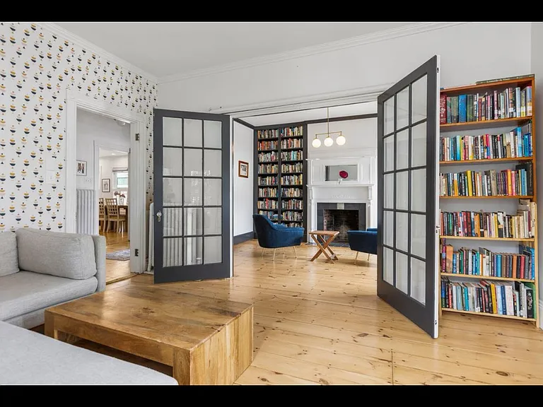 261 Vaughan St — Photo 17
