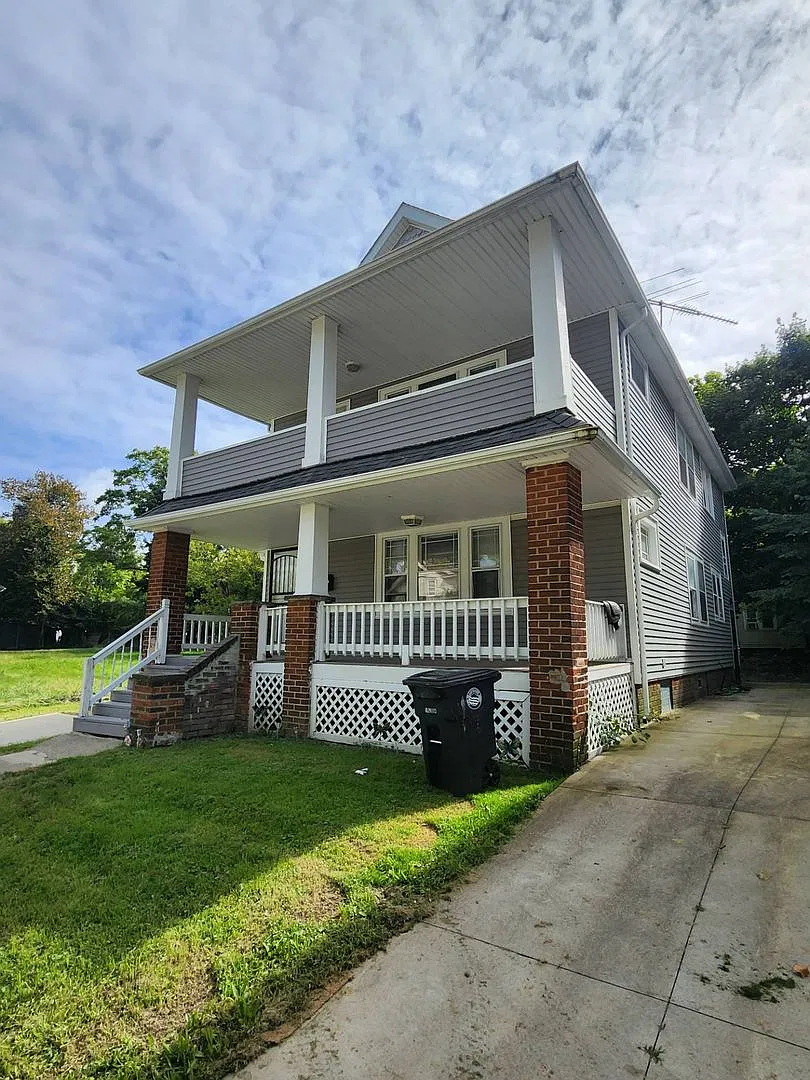 13706 Eaglesmere Ave. — Photo 2