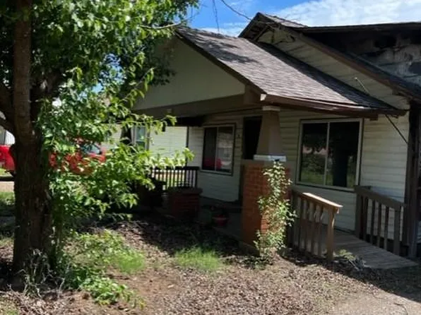 304 S Oak St, Crescent, OK 73028