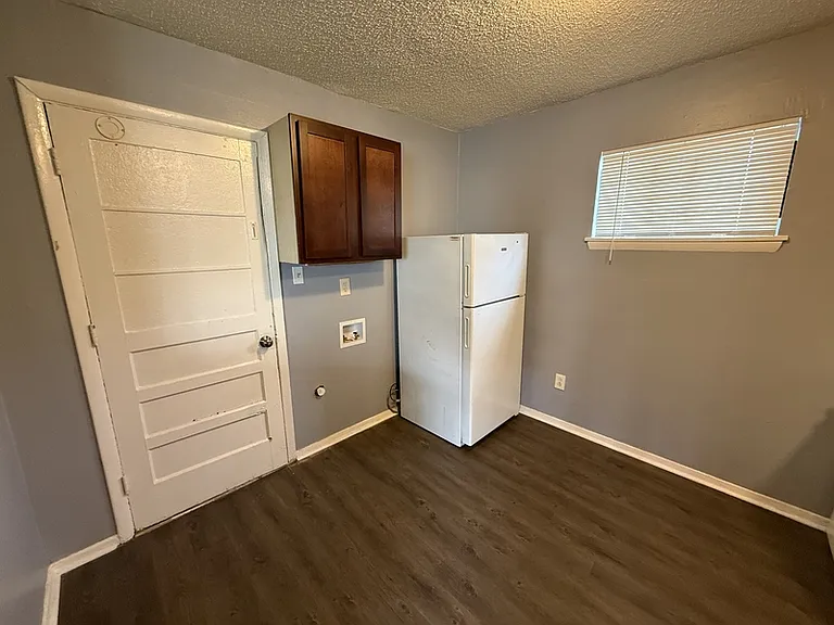 2086 Hubert Ave #3 — Photo 11