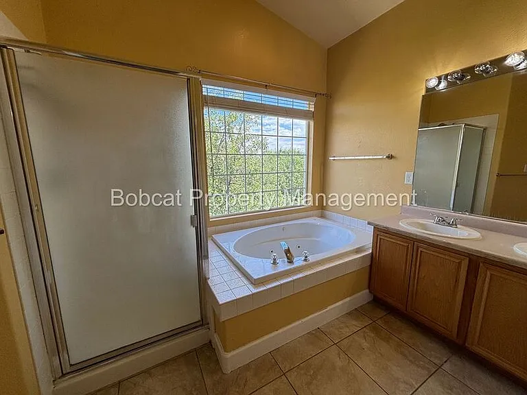 1477 Ridge Point Dr — Photo 43