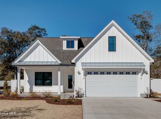 434 Raven Glen Dr, Southport, NC 28461
