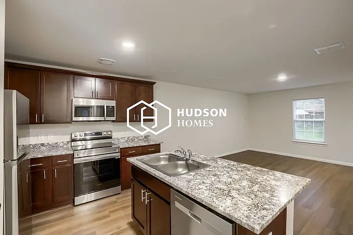 932 Dawson St — Photo 9