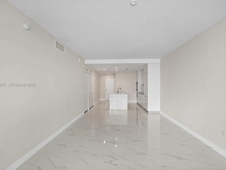 700 NE 24th St #602 — Photo 26