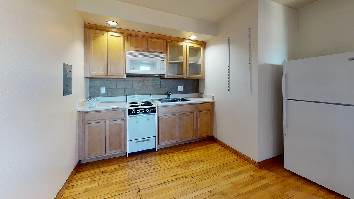 Building Photo - 10 Langdon St #H