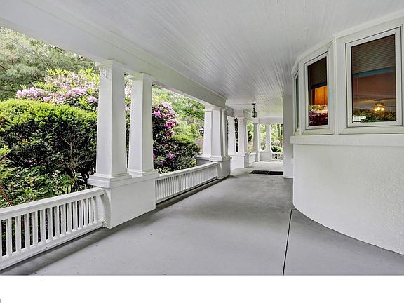 4th image of 889 Lawrenceville Rd