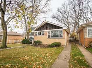 10028 Bronx Ave, Skokie, IL 60077