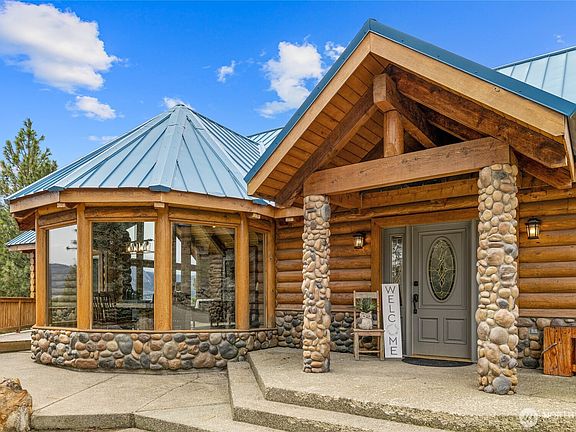 Welcome to 1161 White Rd, just minutes from Cle Elum but a world away from any hustle and bustle.>