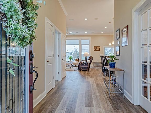 3rd image of 6464 Aberdeen Ln