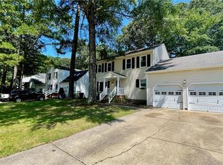 2040 Grey Fox Ln, Virginia Beach, VA 23456