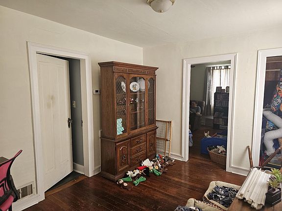 5th image of 1218 South 10th STREET