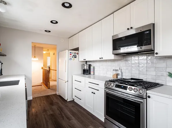 12512 North Woodland DRIVE, Mequon, WI 53092