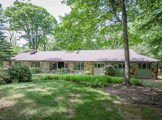 6 Green Hills Rd, Mendham, NJ 07945