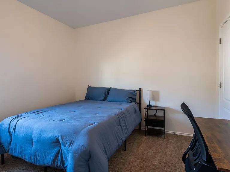 Short Springs Dr — Photo 1