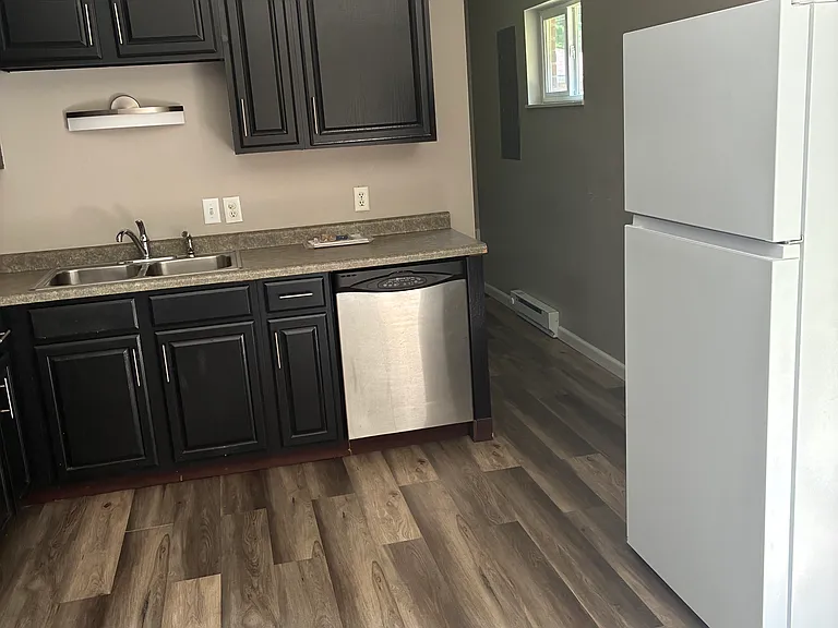 1665 Saratoga Dr — Photo 7