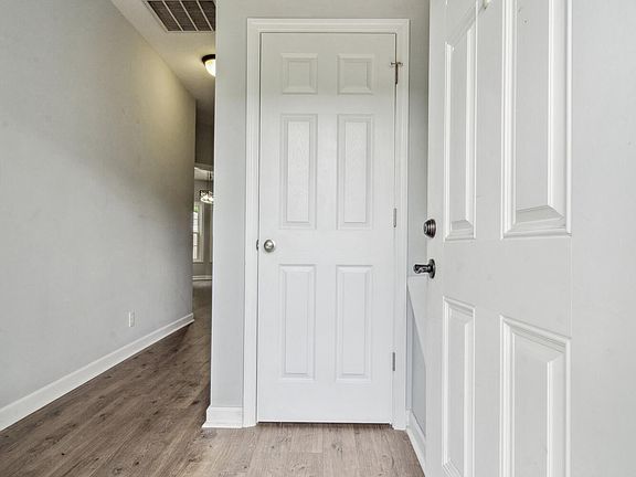 2nd image of 138 Briar Hollow Dr