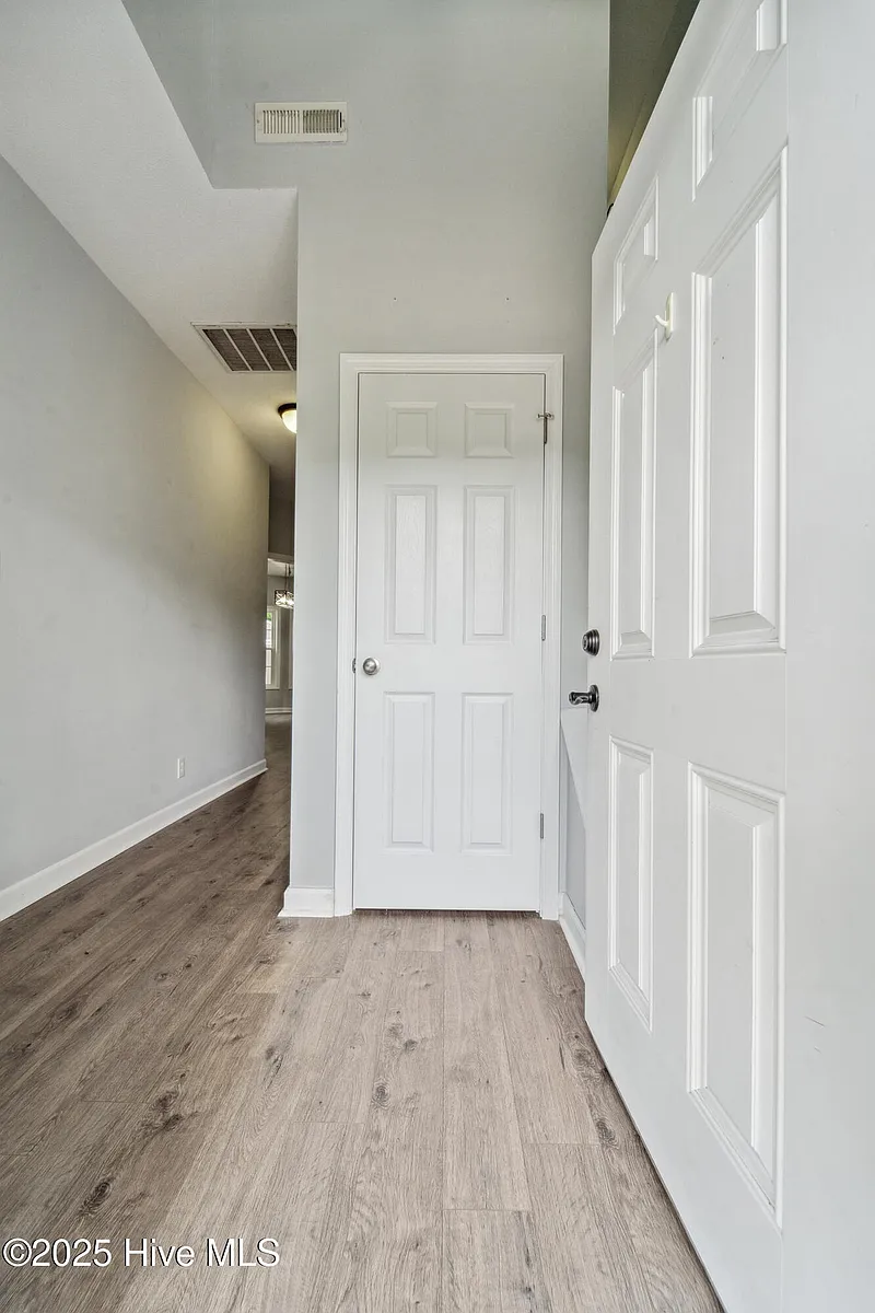 Building Photo - 138 Briar Hollow Dr