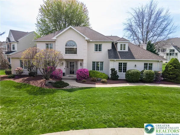 79 Central Dr, Easton, PA 18045