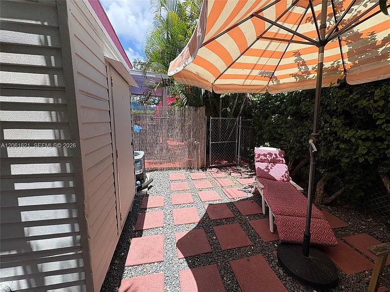 191 NW 17th Ave #3 — Photo 31