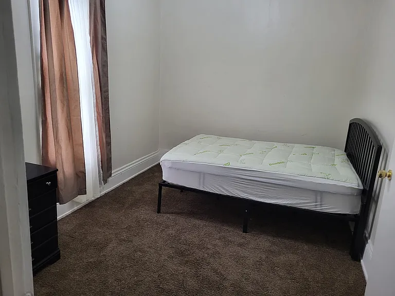 940 Bates St SE #1 — Photo 5