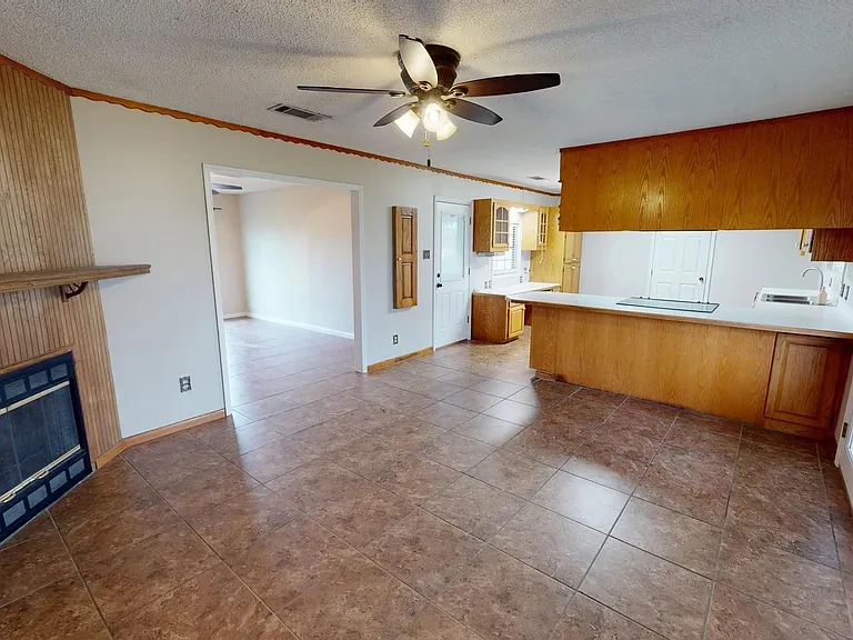 2536 Mary Ann Dr — Photo 7