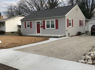 930 Hawley St, Taylorville, IL 62568