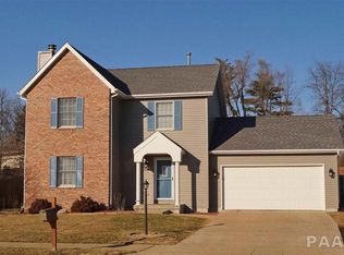 4001 W Carrousel Ln, Peoria, IL 61615