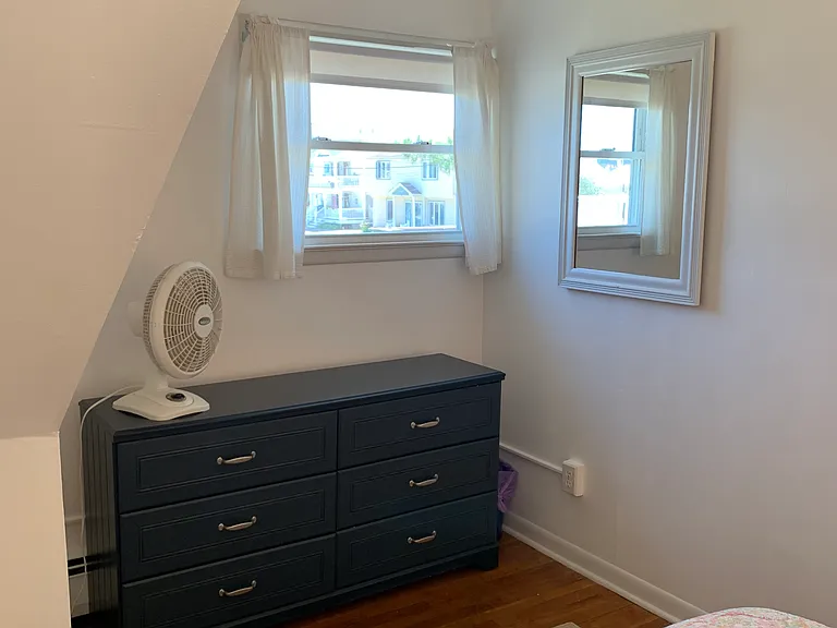 500 Beach Ave E #2 — Photo 6
