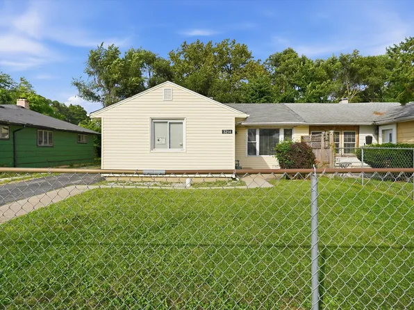 3214 McBreen Ave, Robbins, IL 60472