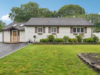 13 Sunset Drive, Centereach, NY, 11720