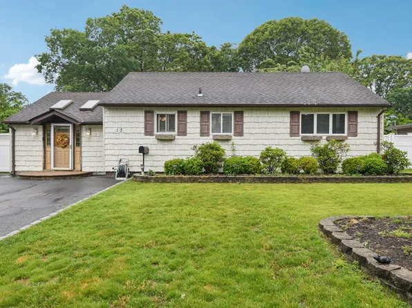 13 Sunset Drive, Centereach, NY 11720