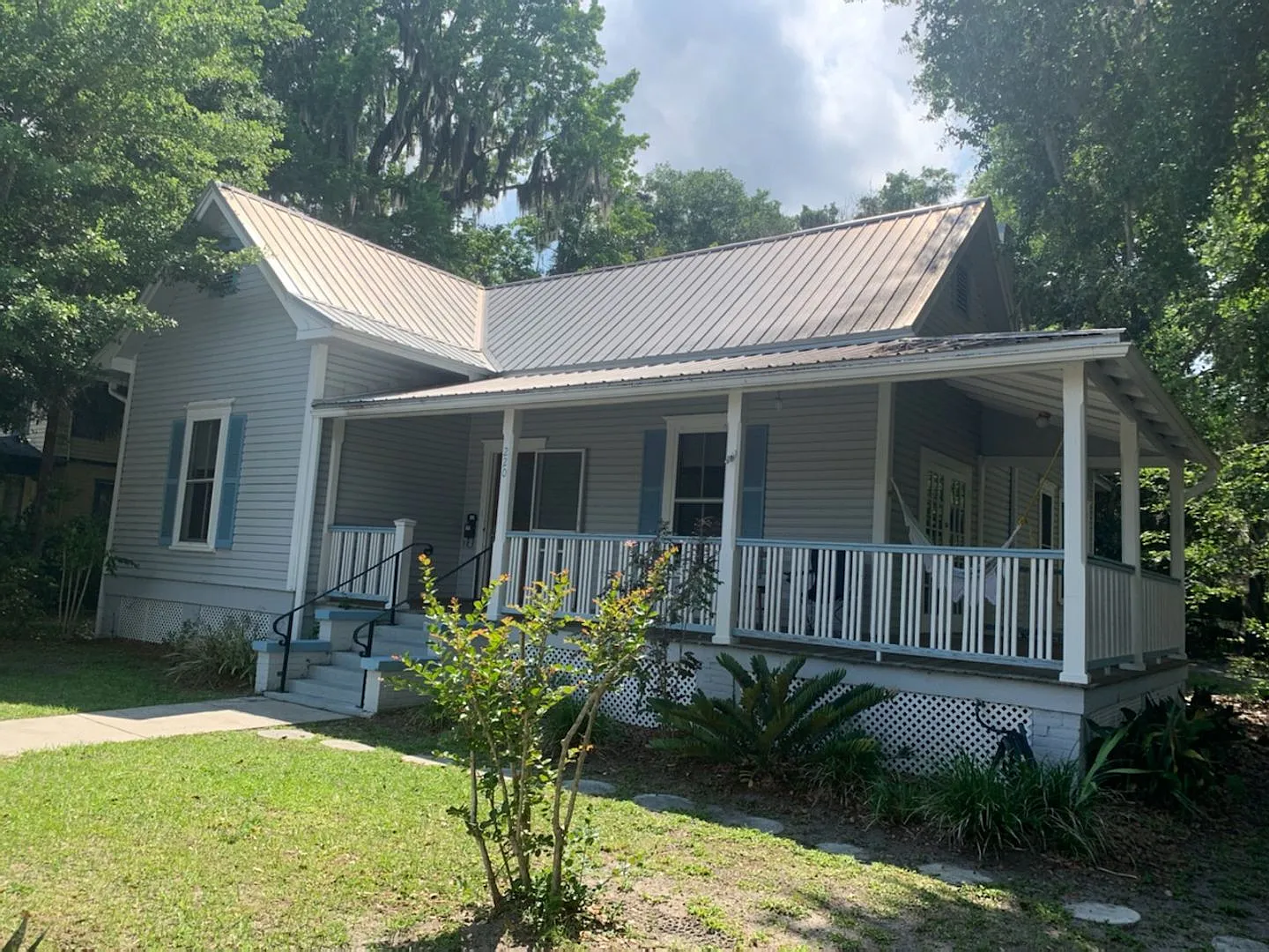 Beautiful Home in the Historic District of Gainesvile — Photo 1