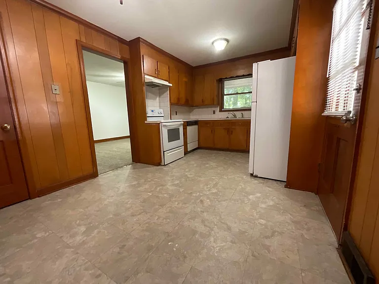 2115 Brookhurst St — Photo 8