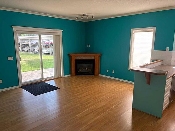 5th image of 7 N Lineham Ave #101