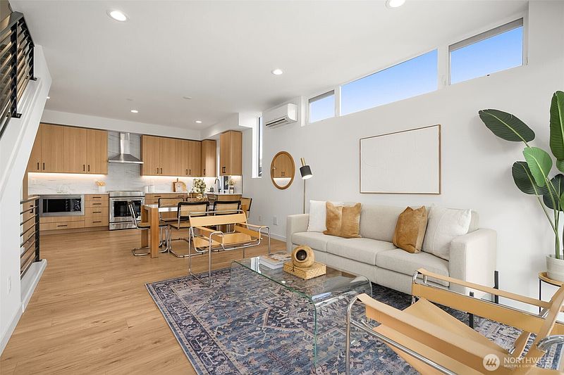 4th image of 4408 A 50th Avenue S