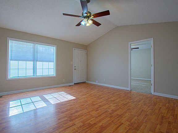 2nd image of 325 Donna Dr